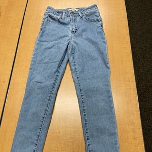 Womens Levis